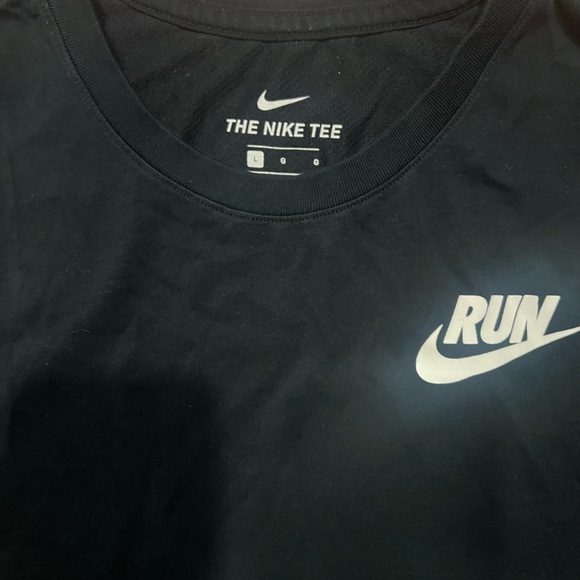 Nike Run Tee - Picture 2 of 2